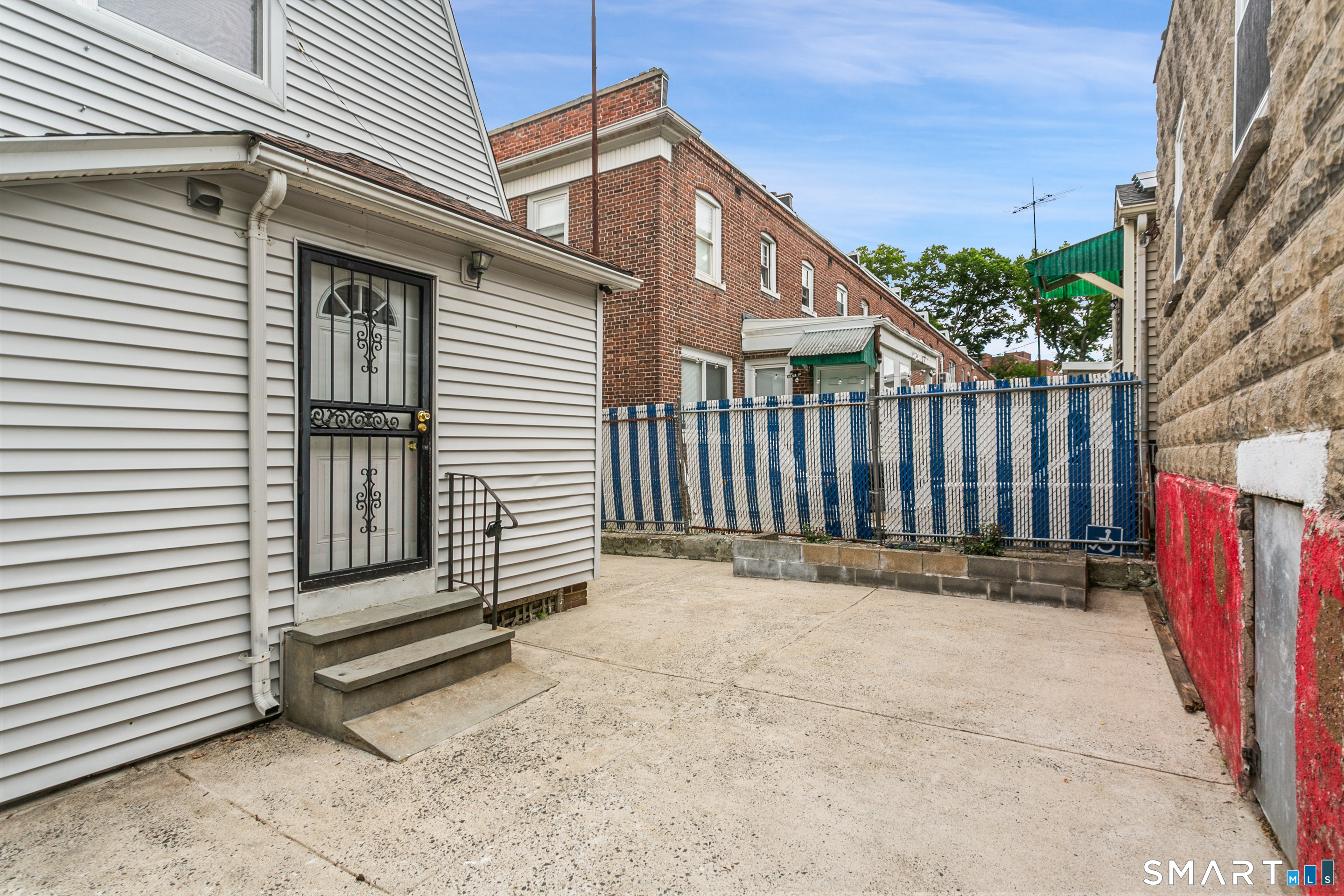 372 Dover Street Bridgeport CT 06610