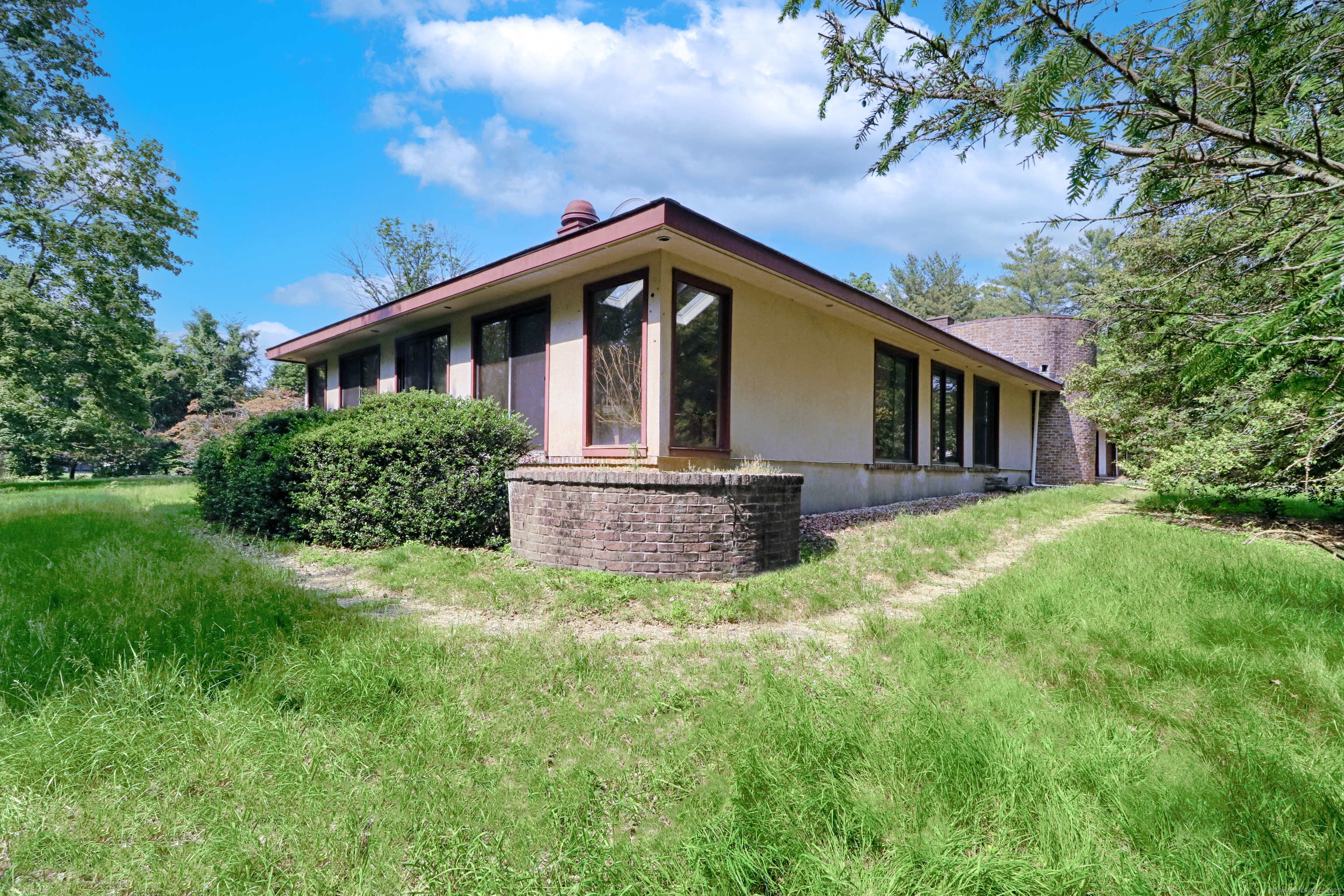 3853 Congress Street Fairfield CT 06824