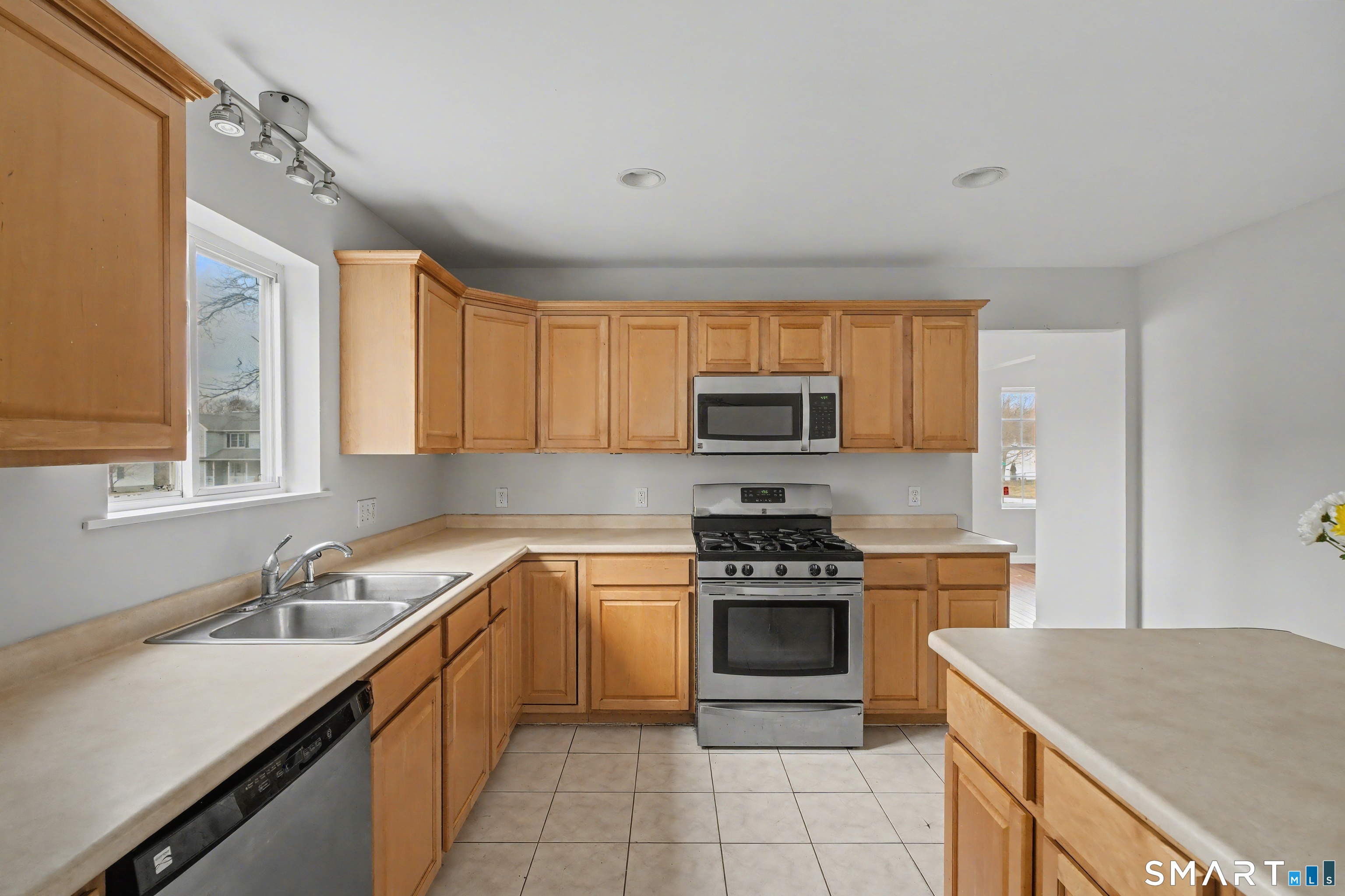 11 Mayo Avenue Montville CT 06370