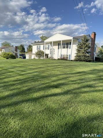 9 Surrey Drive Brookfield CT 06804