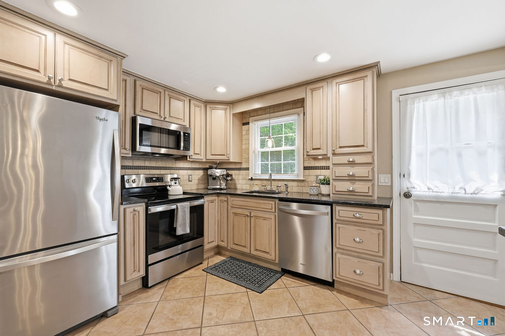 208 Chimney Sweep Hill Road Glastonbury CT 06033