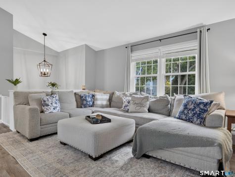 25 Penny Lane New London CT 06320
