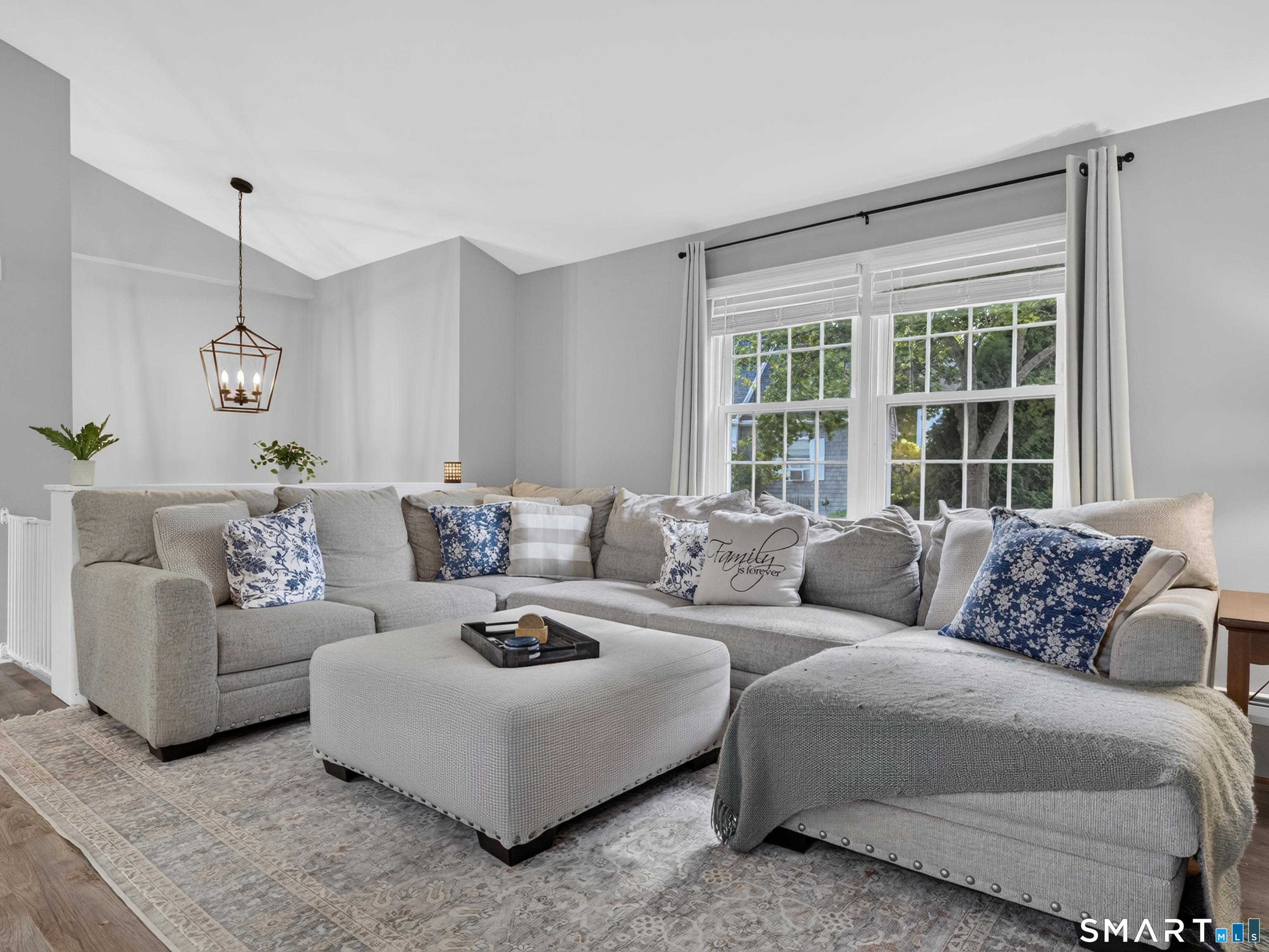 25 Penny Lane New London CT 06320