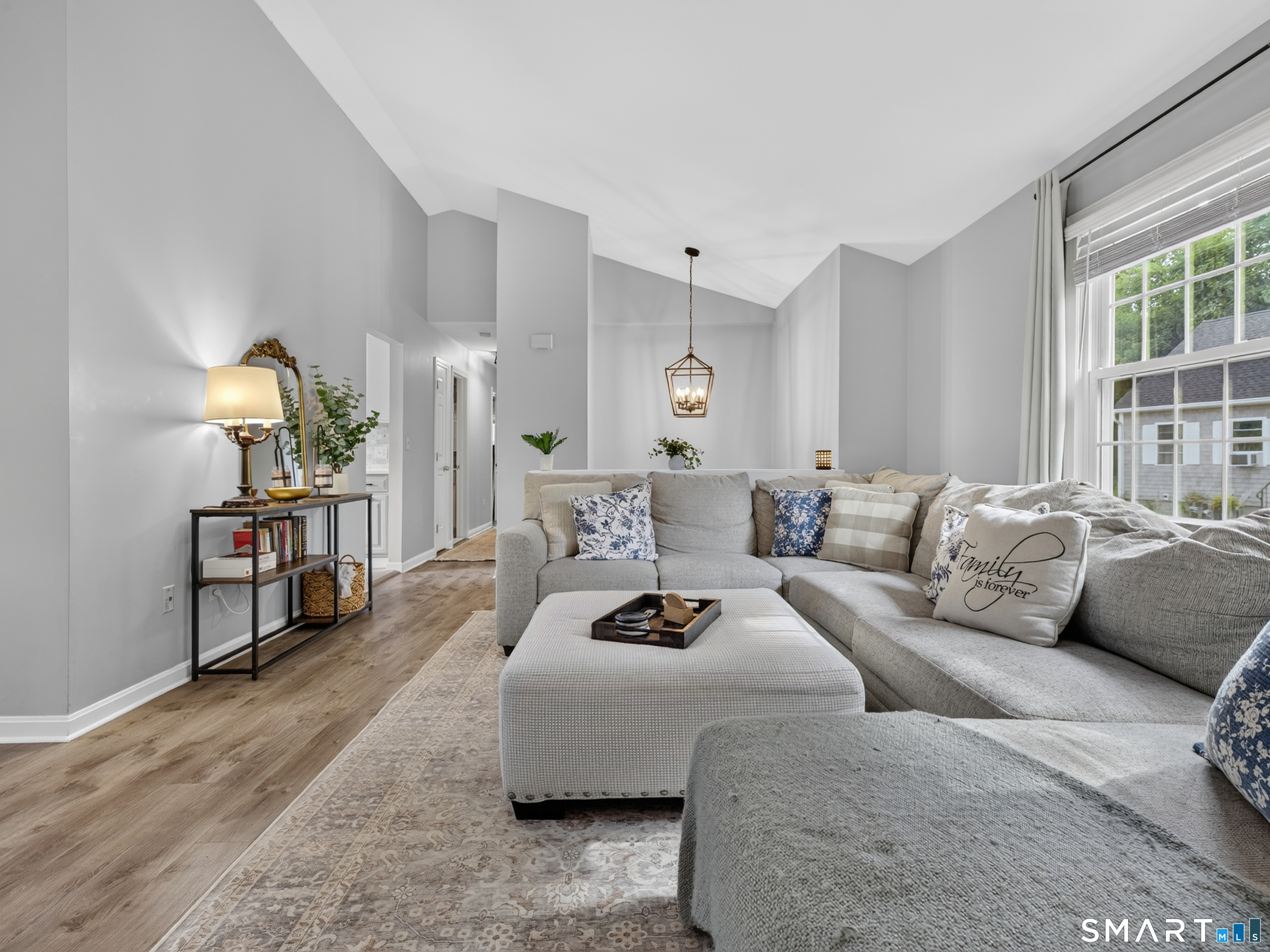 25 Penny Lane New London CT 06320