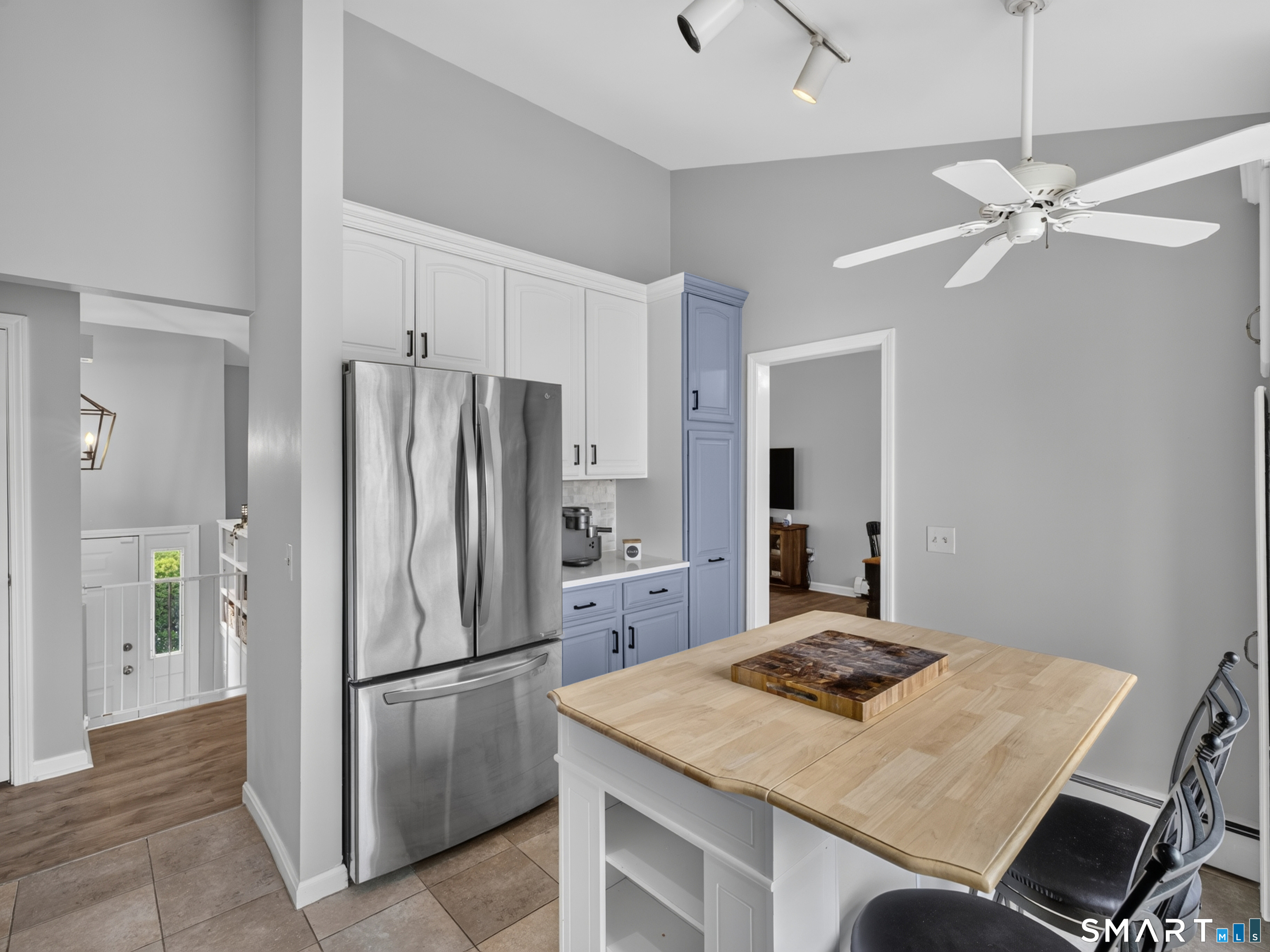 25 Penny Lane New London CT 06320