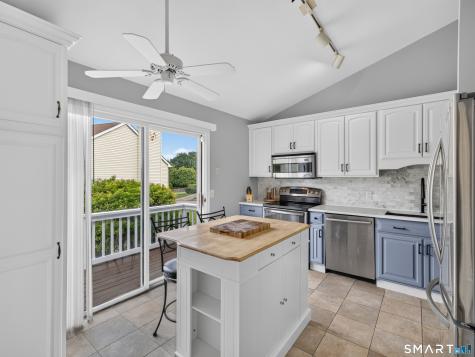 25 Penny Lane New London CT 06320