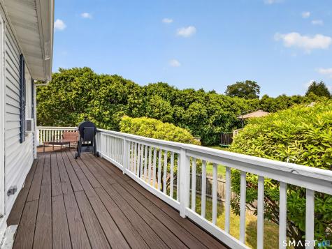 25 Penny Lane New London CT 06320