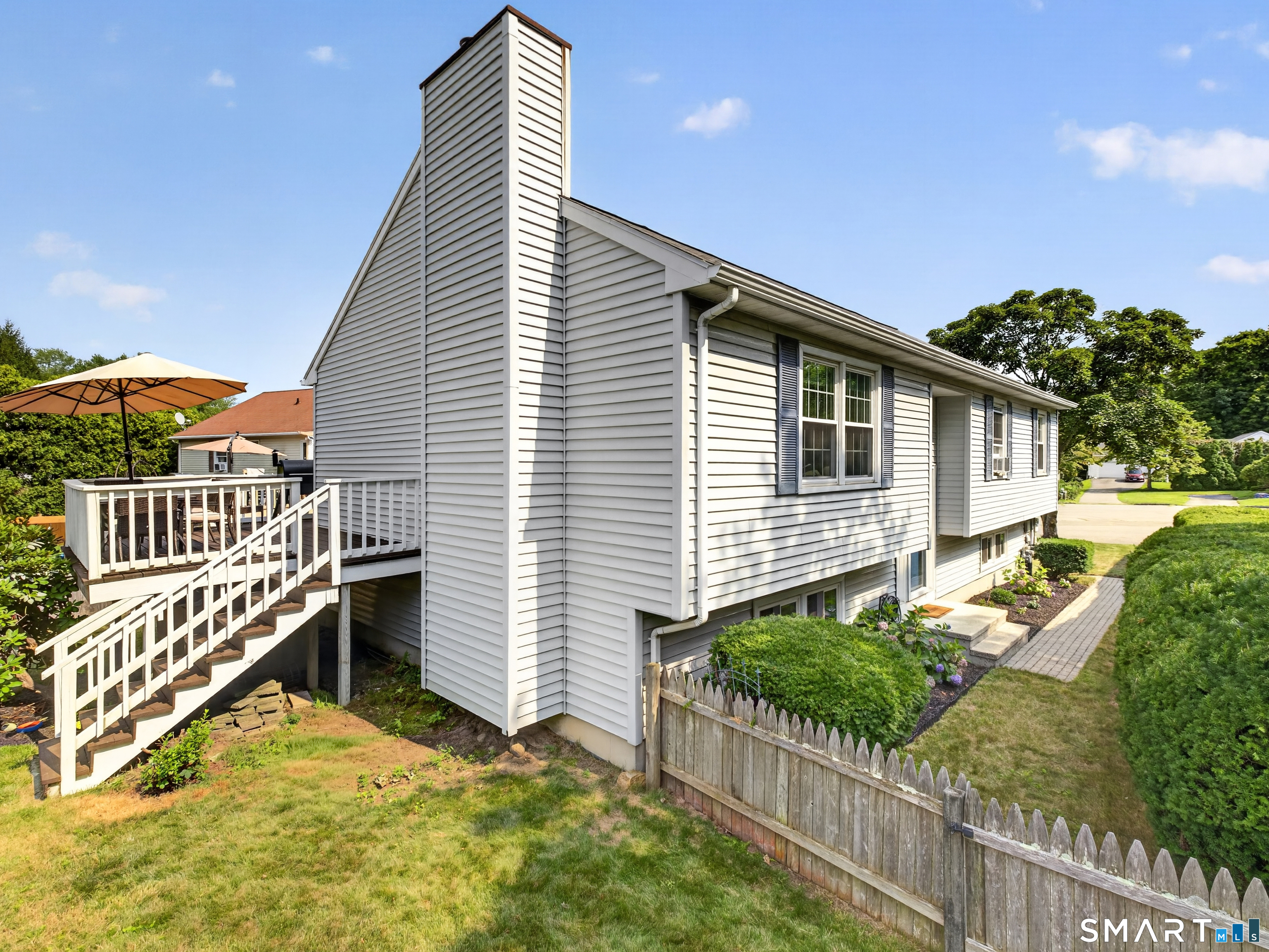 25 Penny Lane New London CT 06320