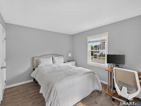 25 Penny Lane New London CT 06320