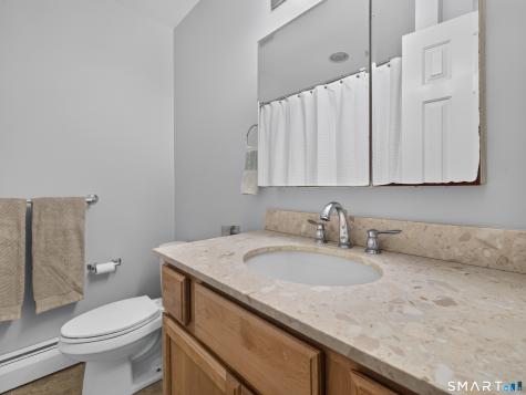 25 Penny Lane New London CT 06320