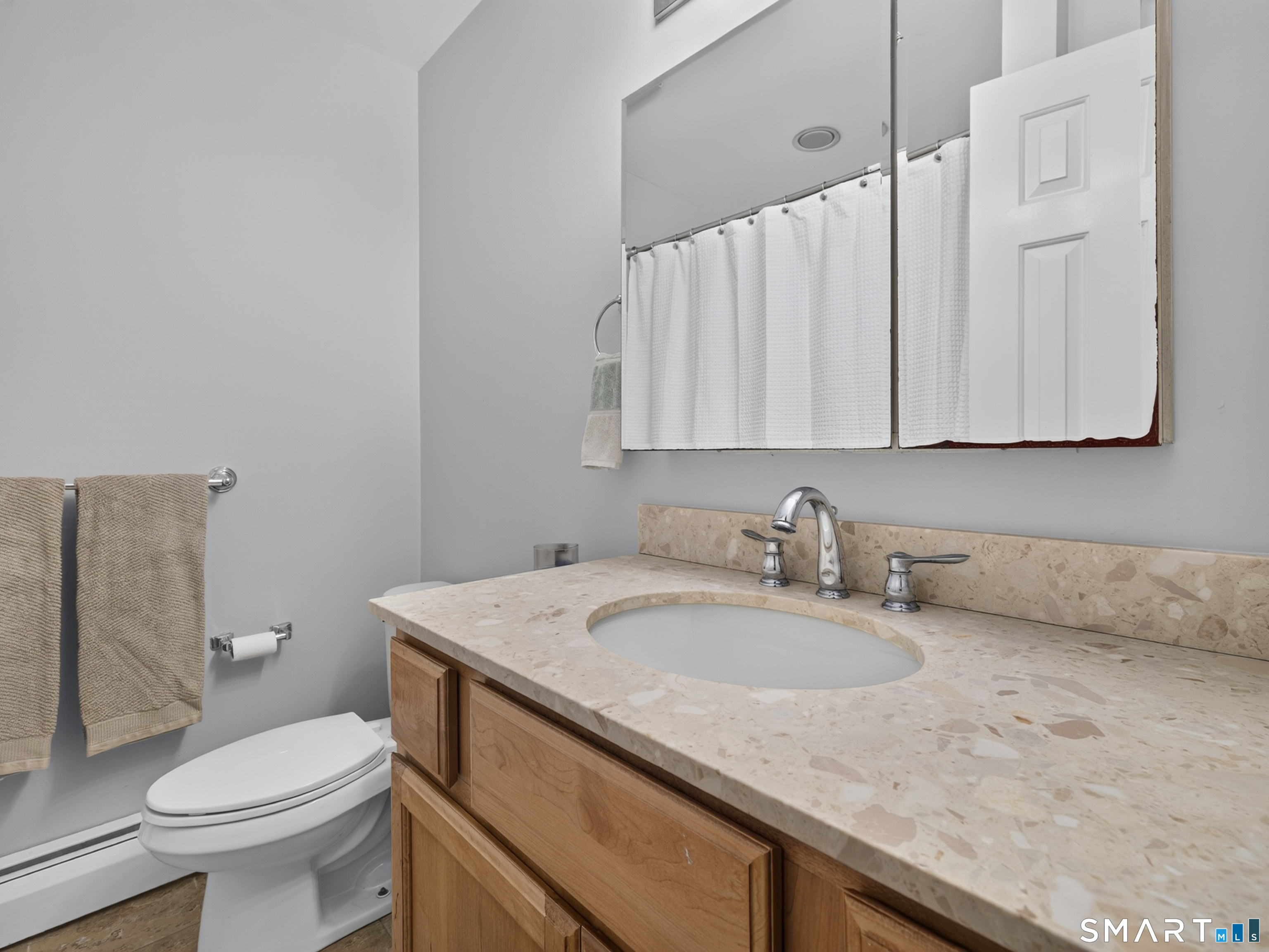 25 Penny Lane New London CT 06320