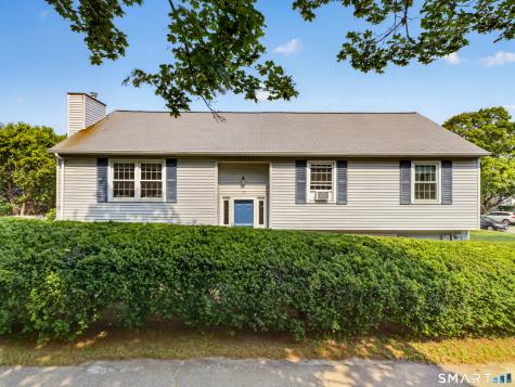 25 Penny Lane New London CT 06320
