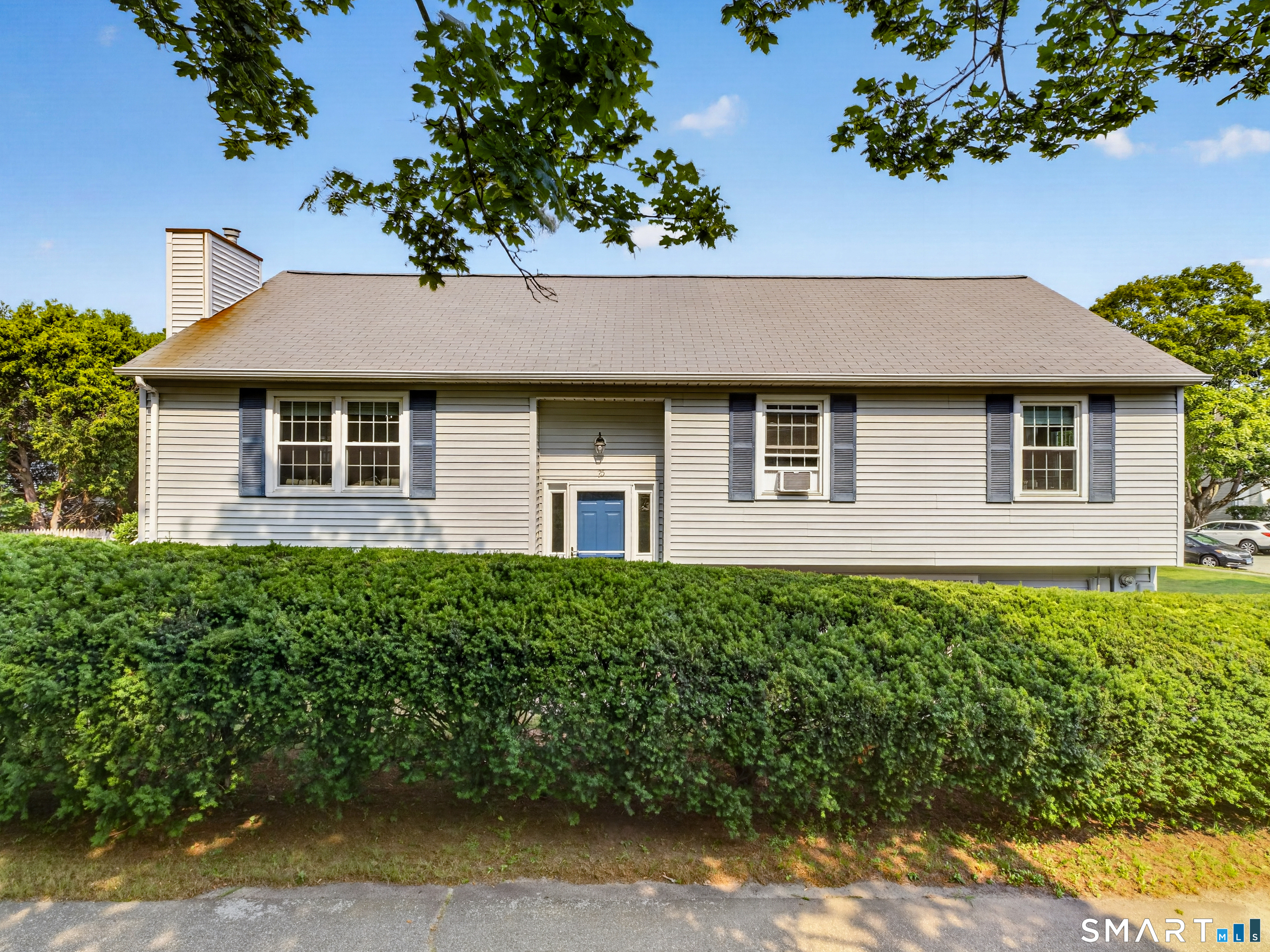 25 Penny Lane New London CT 06320