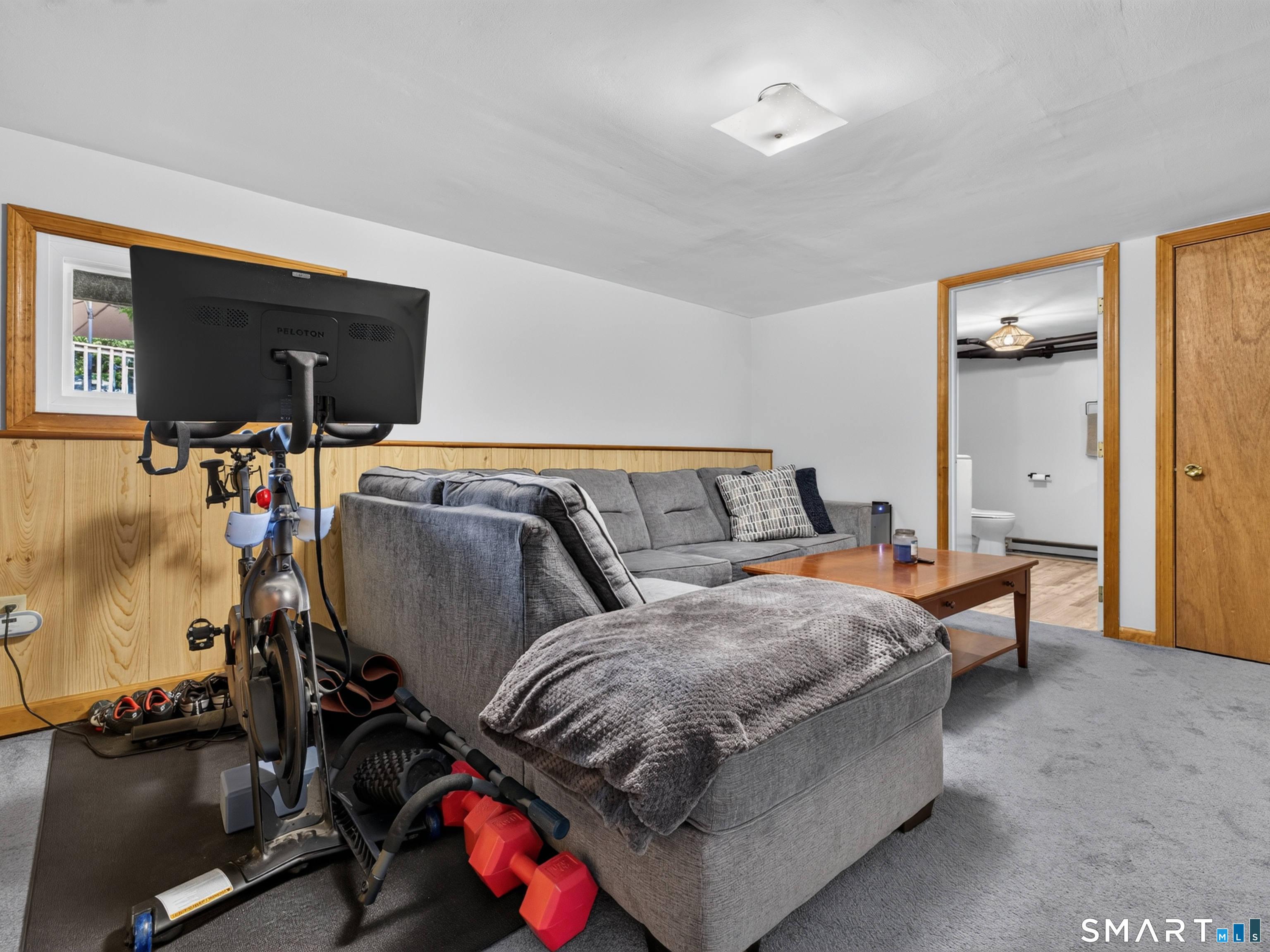 25 Penny Lane New London CT 06320