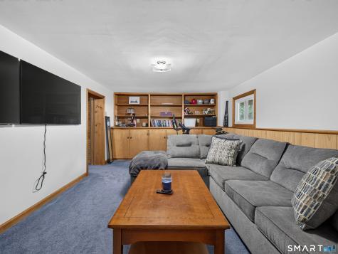 25 Penny Lane New London CT 06320