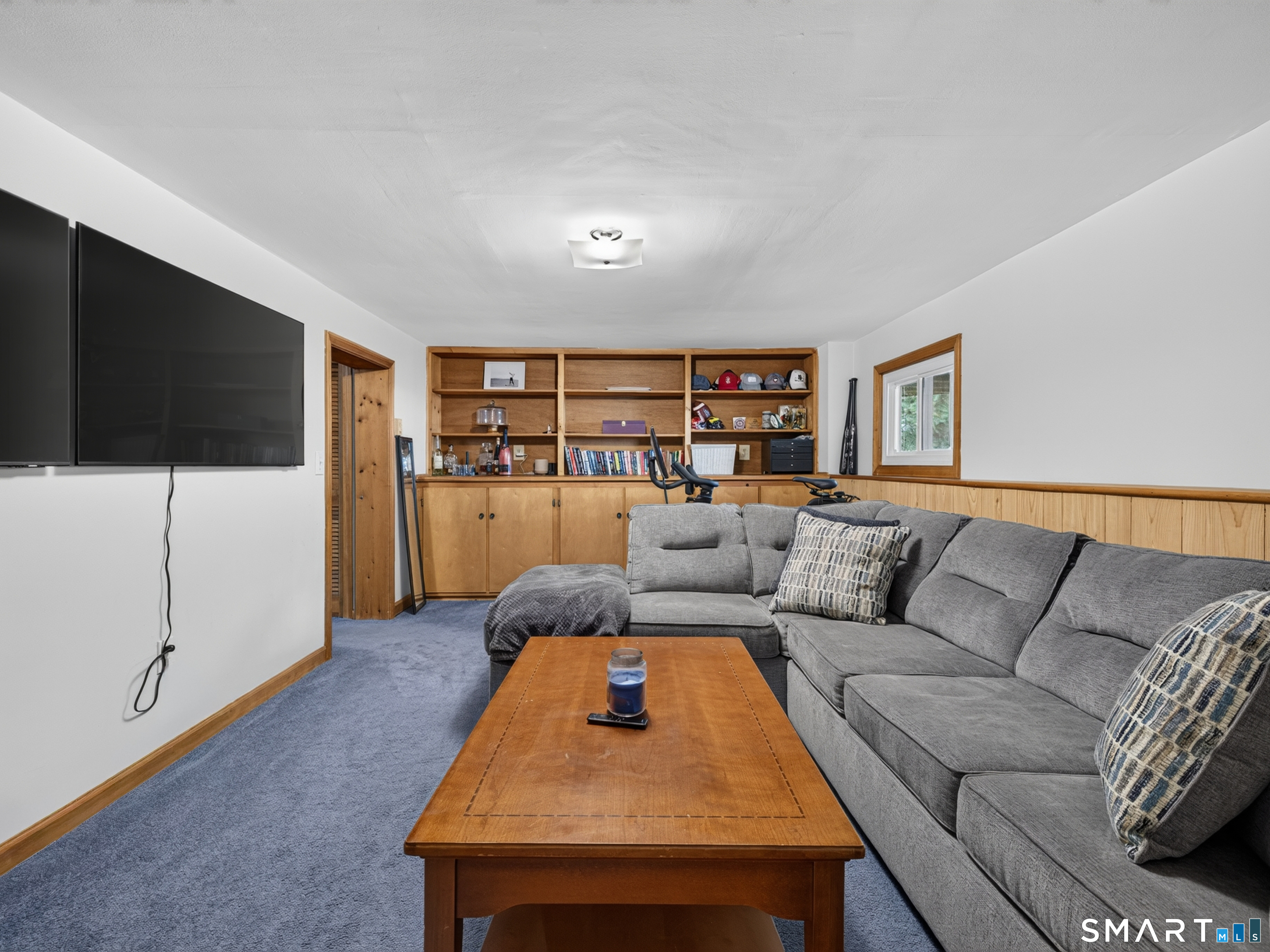 25 Penny Lane New London CT 06320