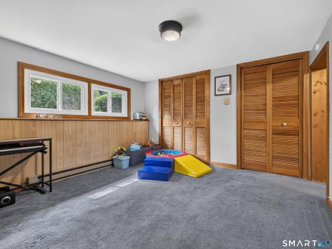25 Penny Lane New London CT 06320
