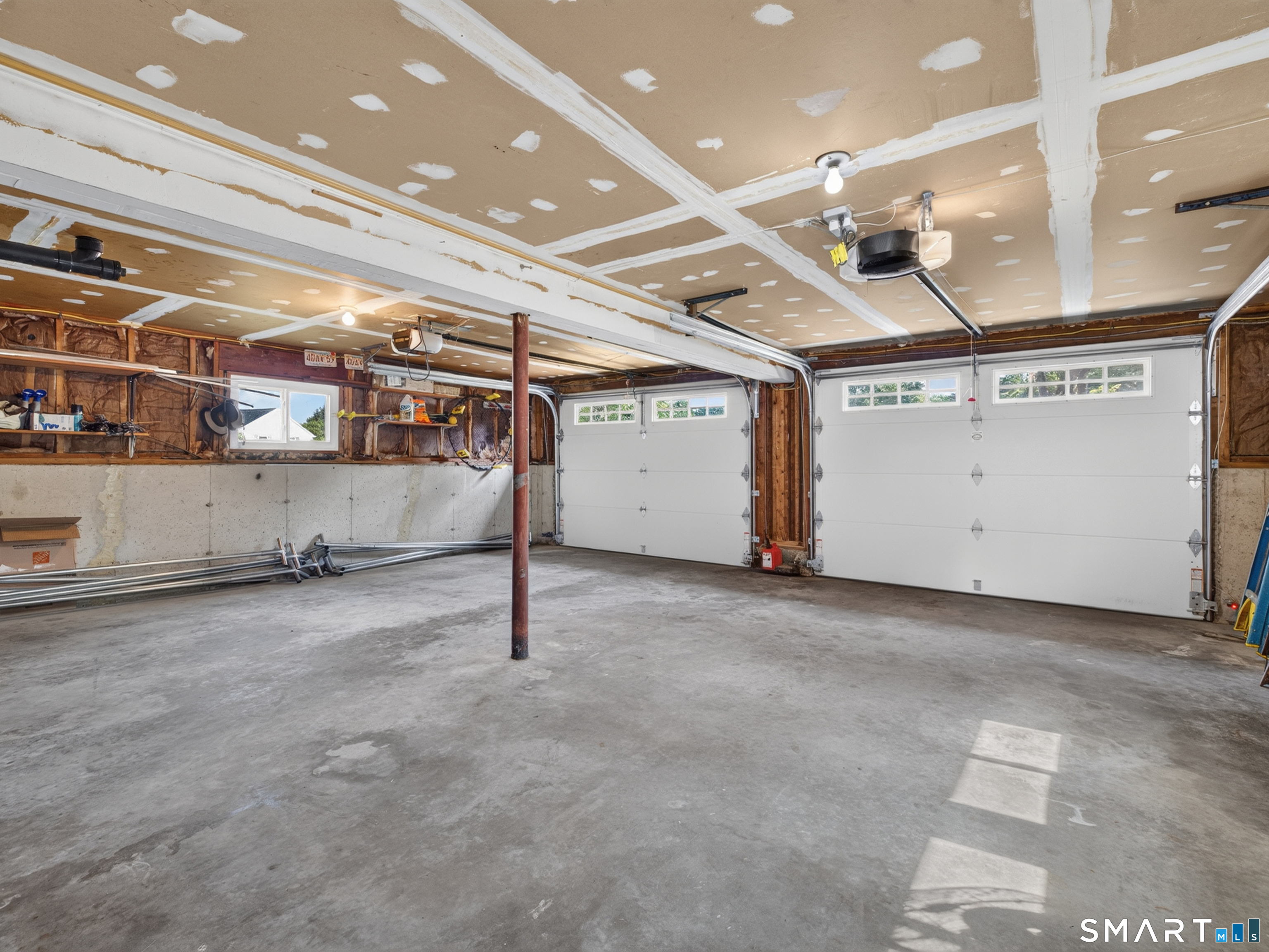 25 Penny Lane New London CT 06320