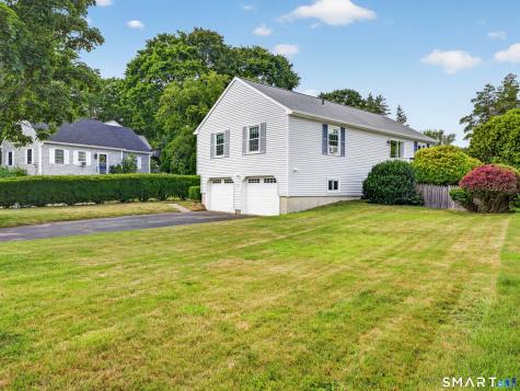 25 Penny Lane New London CT 06320