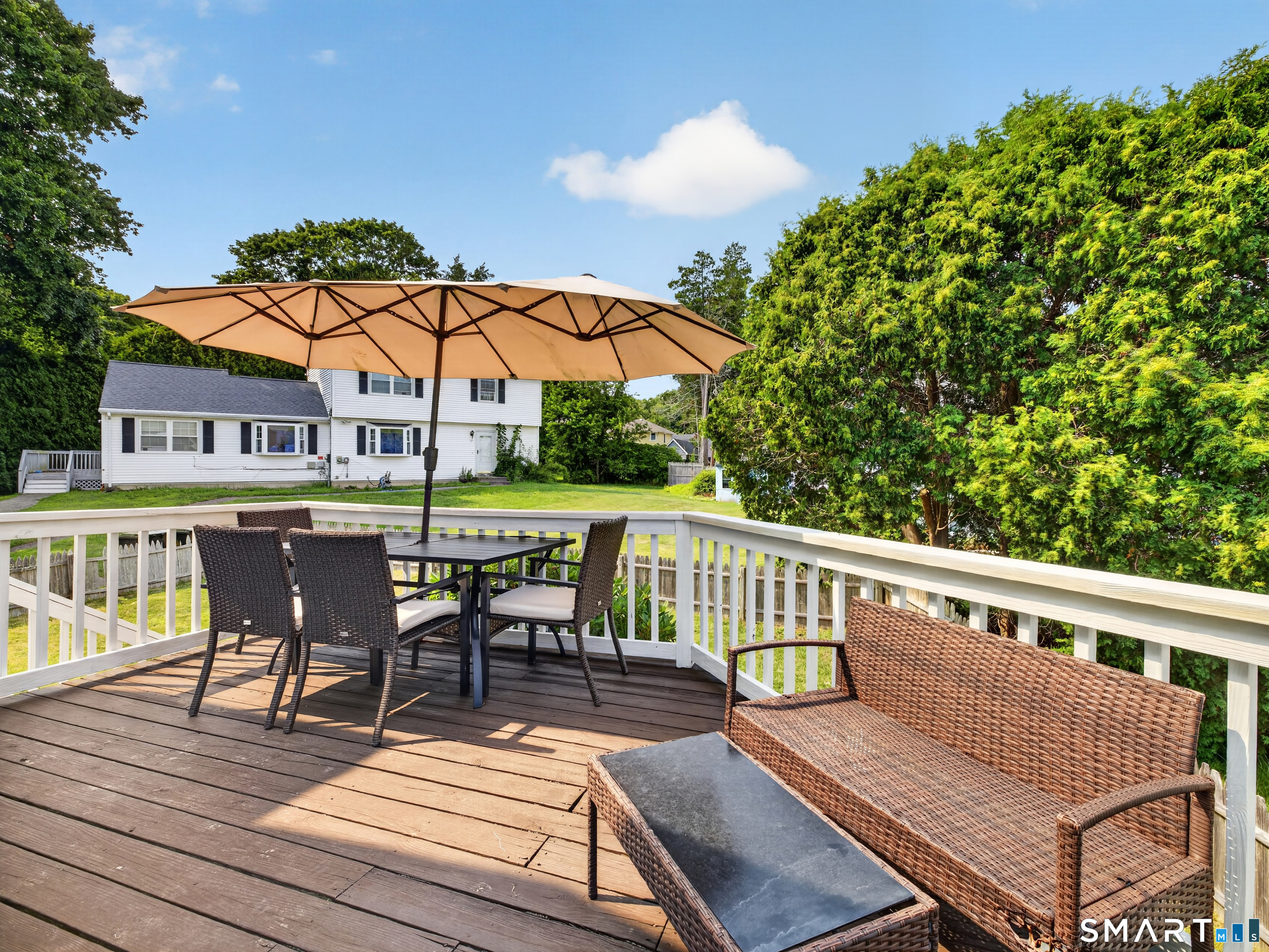 25 Penny Lane New London CT 06320