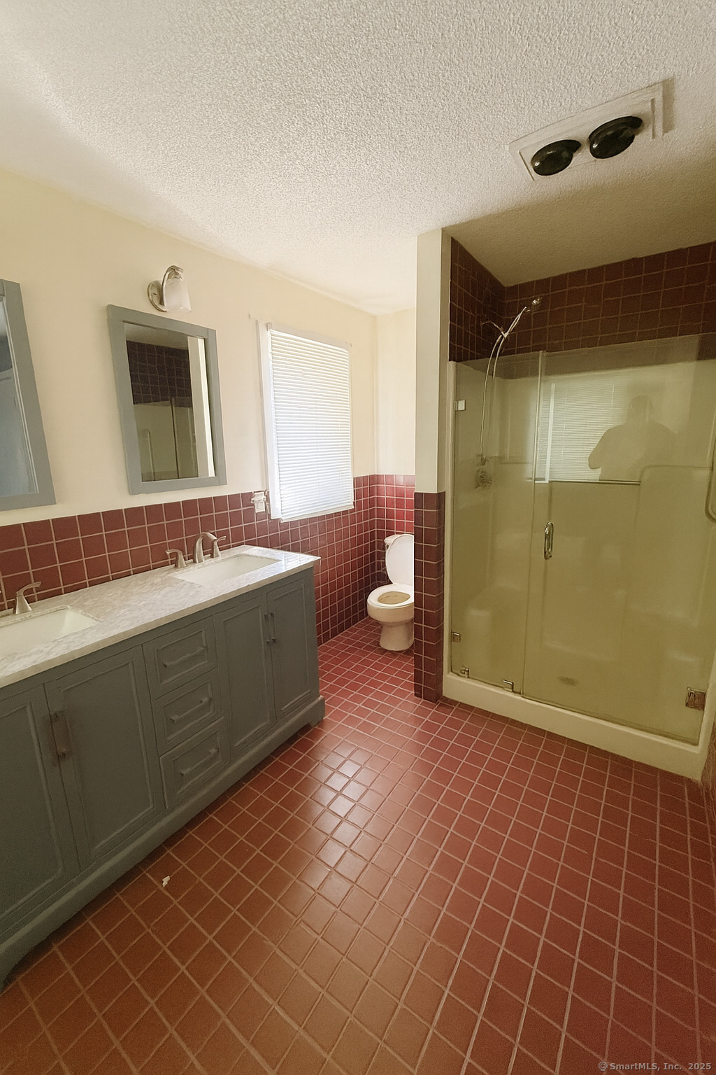 1 Deanne Lynn Circle Windsor CT 06095