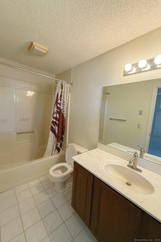 1 Deanne Lynn Circle Windsor CT 06095