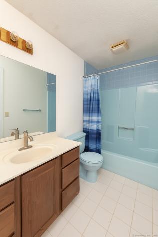 1 Deanne Lynn Circle Windsor CT 06095