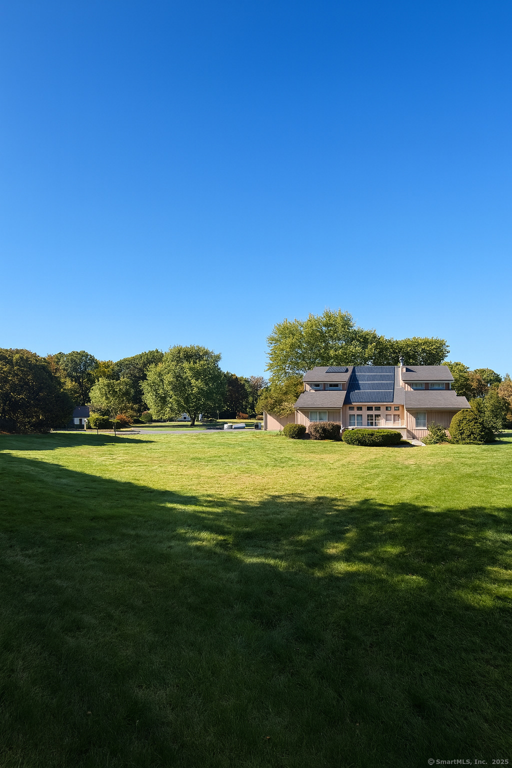 1 Deanne Lynn Circle Windsor CT 06095