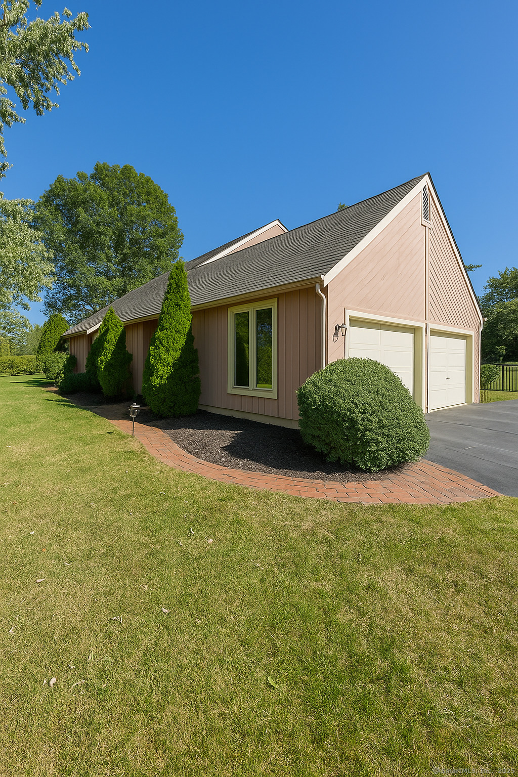 1 Deanne Lynn Circle Windsor CT 06095
