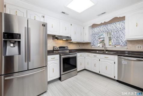 87 Selden Hill Drive West Hartford CT 06107