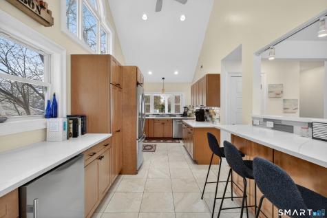 137 South Montowese Street Branford CT 06405