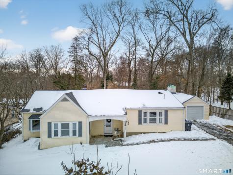 137 South Montowese Street Branford CT 06405