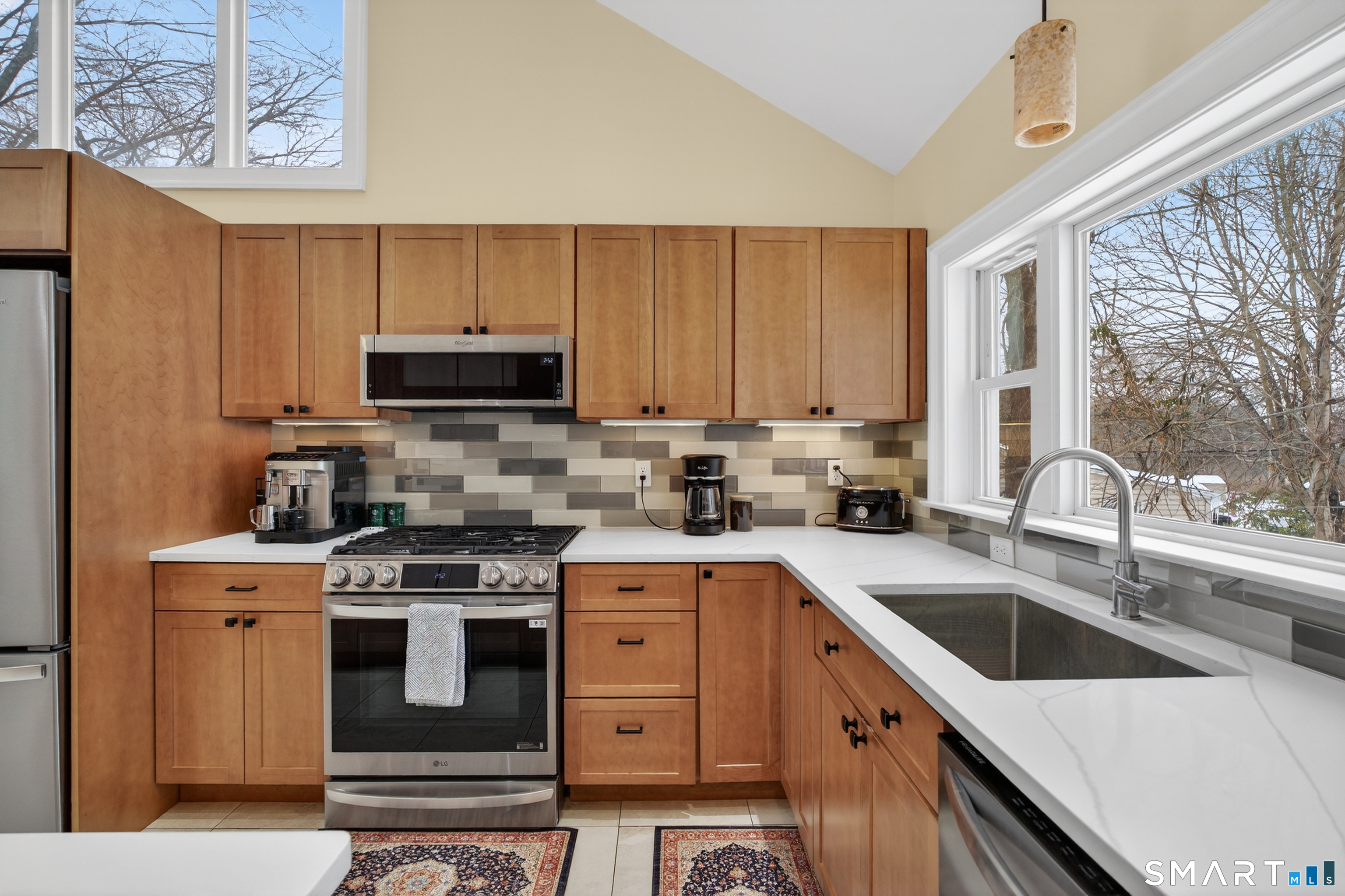 137 South Montowese Street Branford CT 06405