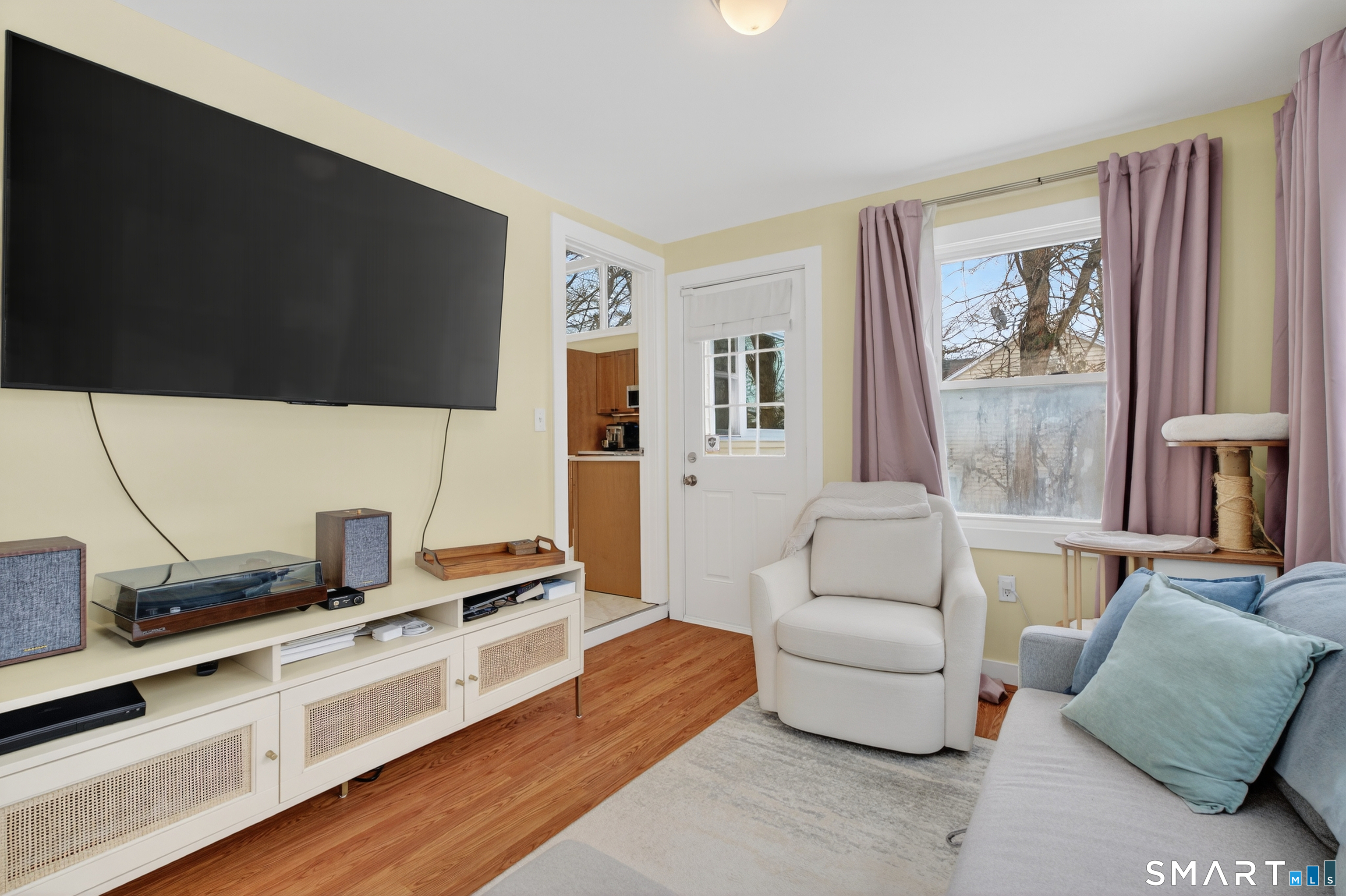 137 South Montowese Street Branford CT 06405