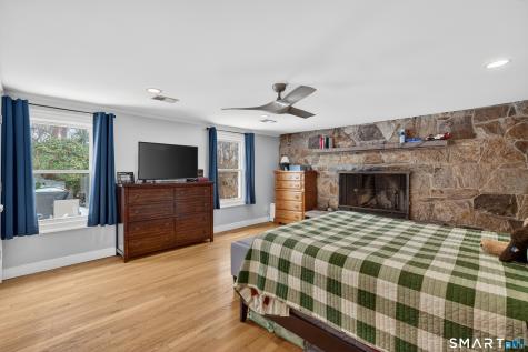 137 South Montowese Street Branford CT 06405