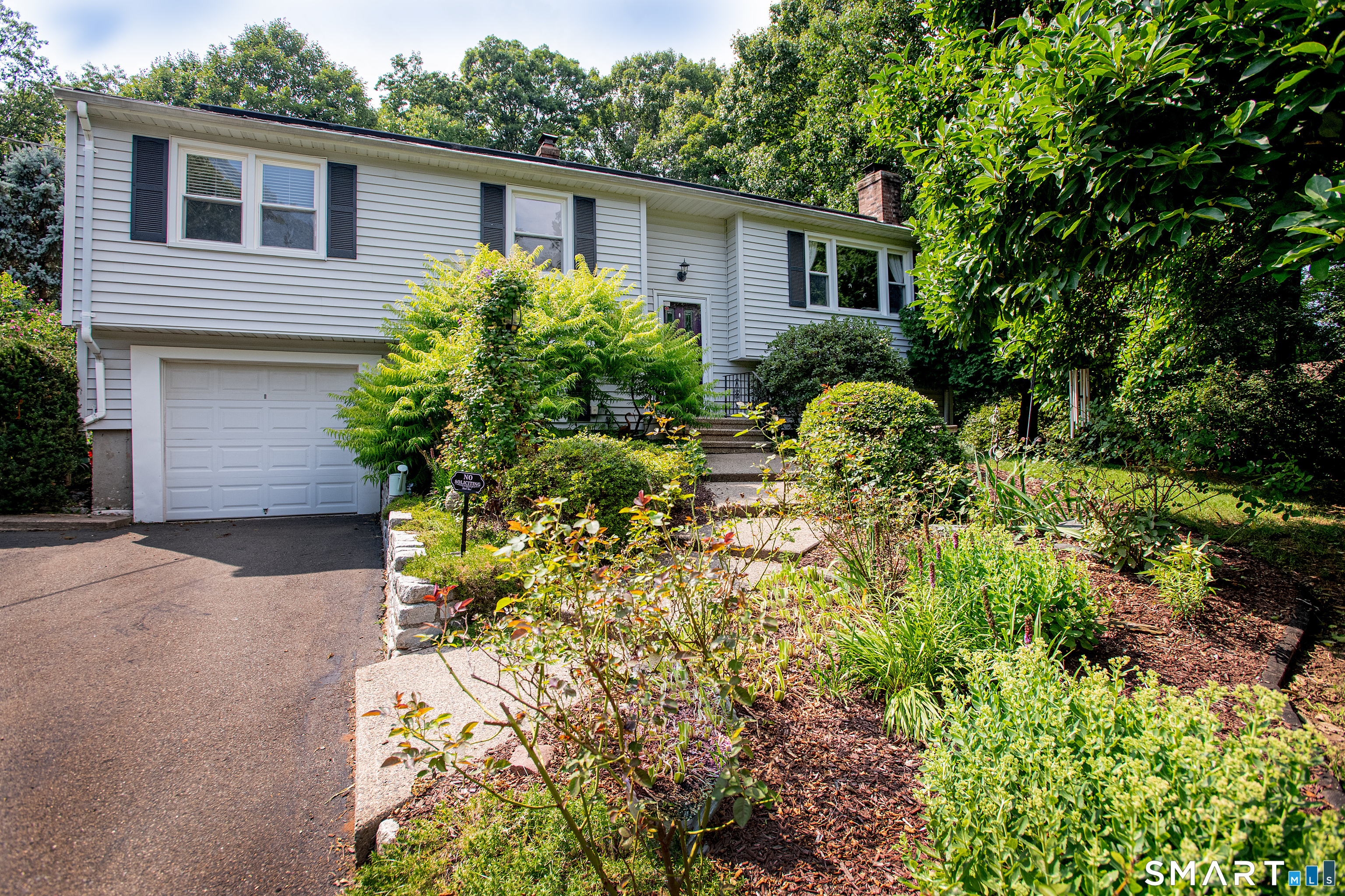 25 Booth Terrace Hamden CT 06518