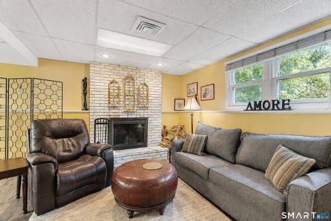 25 Booth Terrace Hamden CT 06518