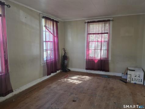 84 Nottingham Terrace Waterbury CT 06704