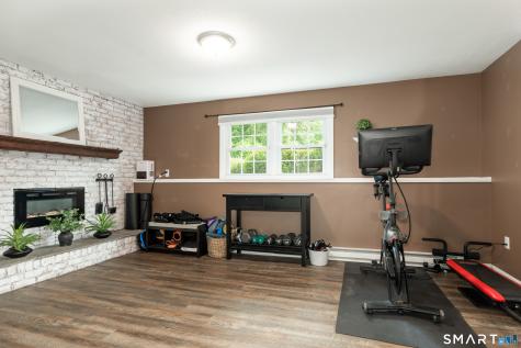 20 Stacy Court Cheshire CT 06410