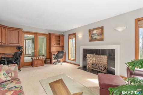 67 Hunters Crossing Burlington CT 06013