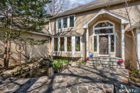 67 Hunters Crossing Burlington CT 06013