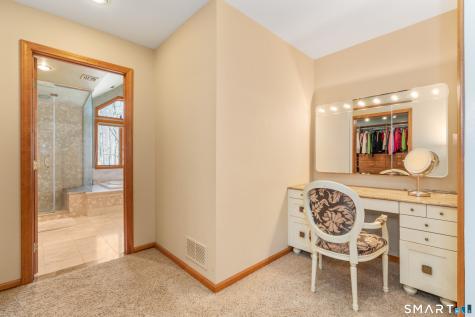67 Hunters Crossing Burlington CT 06013