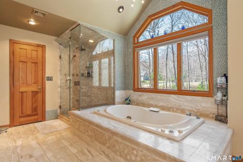 67 Hunters Crossing Burlington CT 06013