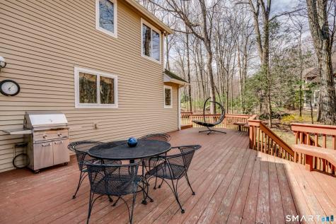67 Hunters Crossing Burlington CT 06013
