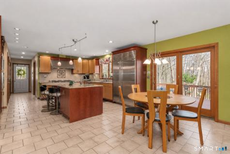 67 Hunters Crossing Burlington CT 06013