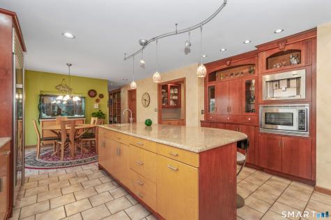 67 Hunters Crossing Burlington CT 06013
