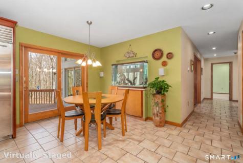 67 Hunters Crossing Burlington CT 06013