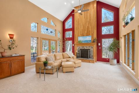 67 Hunters Crossing Burlington CT 06013