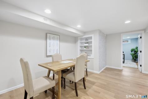 81 Elm Street Simsbury CT 06081