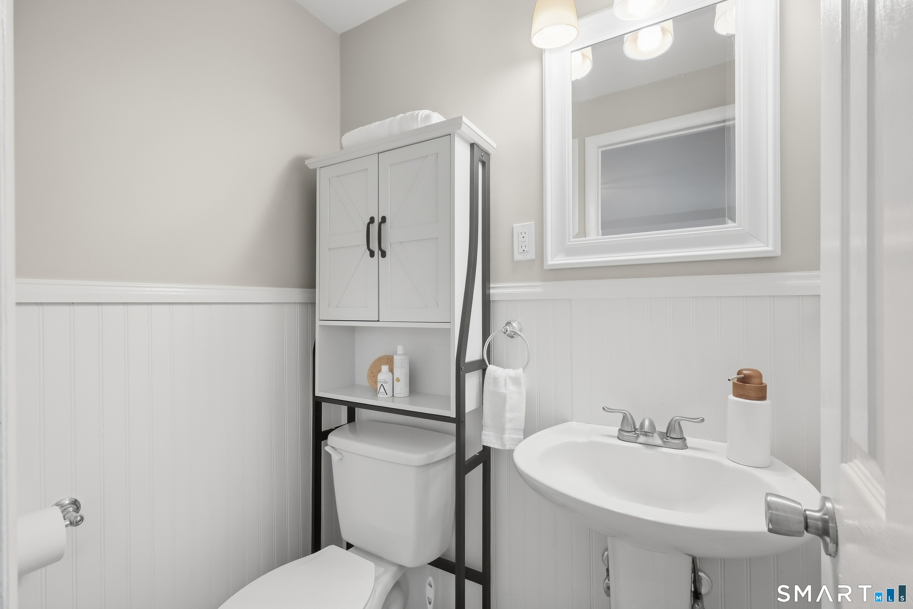 81 Elm Street Simsbury CT 06081